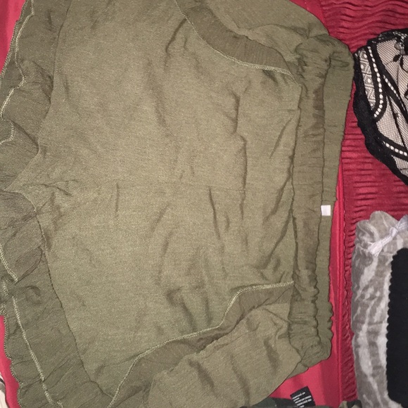 ✨cute olive green flowy shorts✨ - Picture 1 of 1